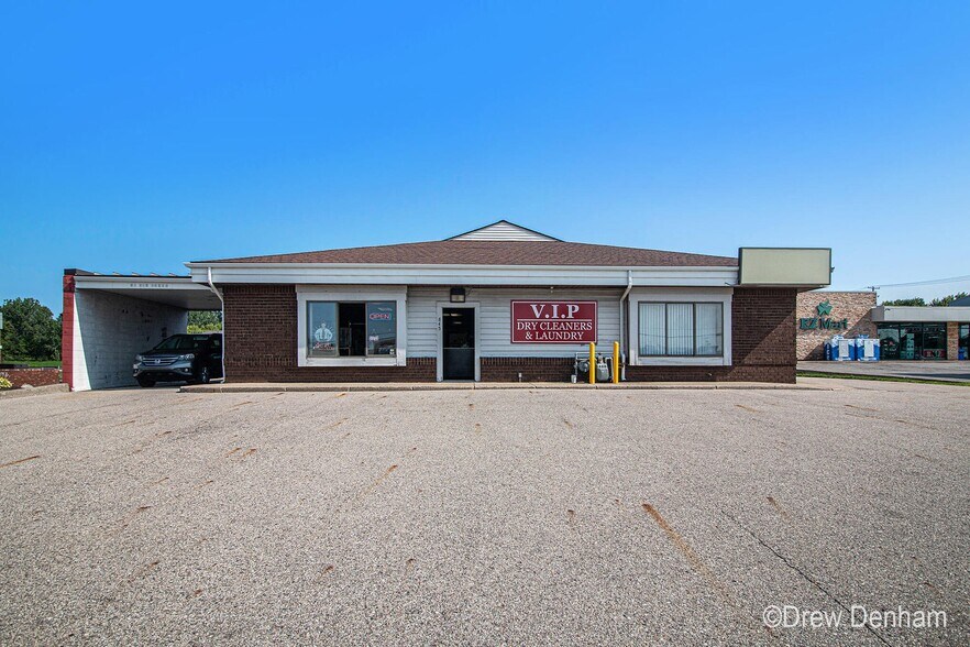 845 4 Mile Rd NW, Grand Rapids, MI for sale - Building Photo - Image 1 of 23