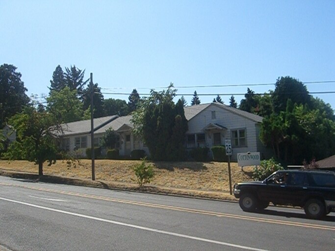 1315 Oak St, Hood River, OR for sale Primary Photo- Image 1 of 1