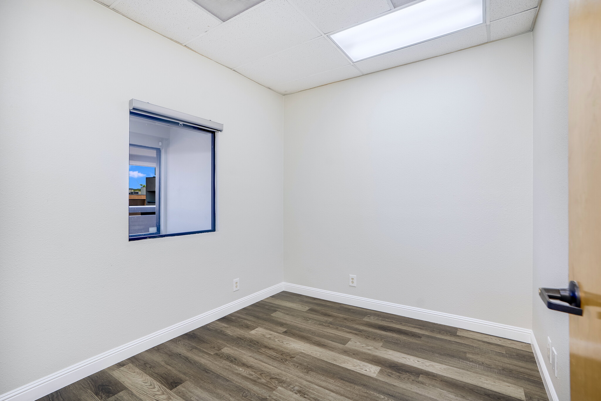 4411 Mercury St, San Diego, CA for lease Interior Photo- Image 1 of 6