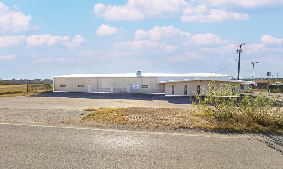 7205 S WW White Rd, San Antonio, TX for lease - Building Photo - Image 1 of 4
