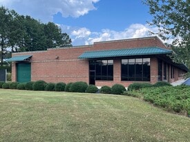 +/-2,400 SF OFFICE/RETAIL W/WAREHOUSE - Warehouse