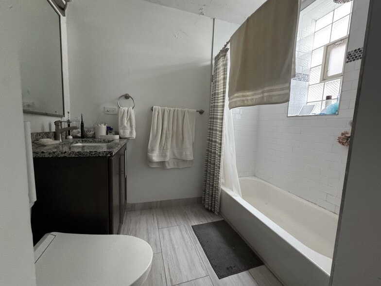 2935 S Throop St, Chicago, IL for sale - Interior Photo - Image 3 of 6