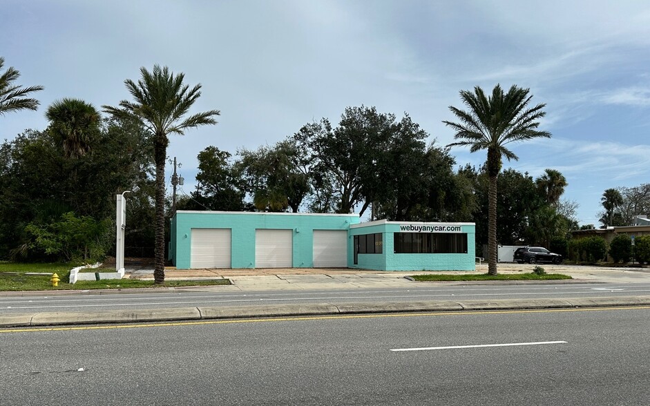 1615 S Ridgewood Ave, South Daytona, FL for lease - Primary Photo - Image 1 of 5