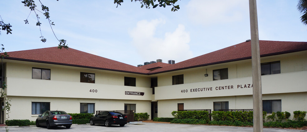 400 Executive Center Dr, West Palm Beach, FL for lease - Building Photo - Image 2 of 32