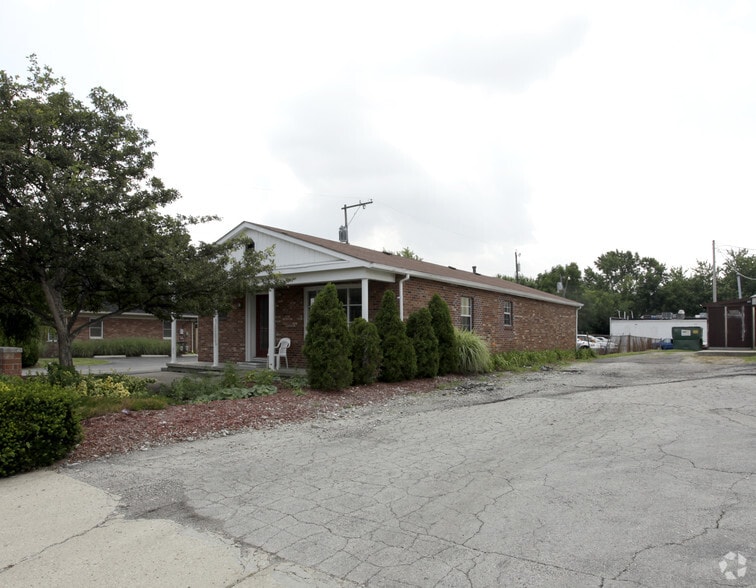 1101 Folkestone Rd, Columbus, OH for sale - Building Photo - Image 2 of 2