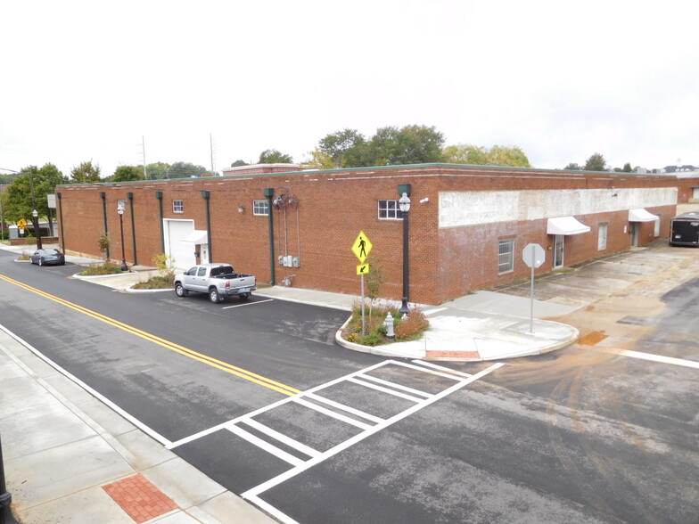 520 Maple St, Gainesville, GA for lease - Building Photo - Image 1 of 12