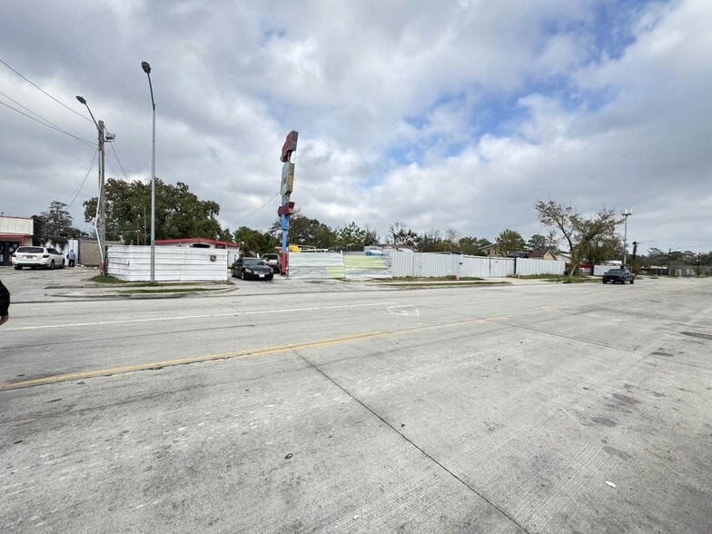 Laura Koppe Road Portfolio portfolio of 3 properties for sale on LoopNet.com - Building Photo - Image 3 of 3