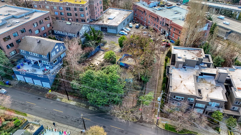 1020 Bellevue Ct E, Seattle, WA for sale - Building Photo - Image 2 of 4