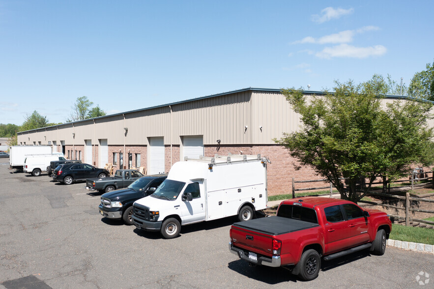 3301-3393 S Clinton Ave, South Plainfield, NJ for lease - Building Photo - Image 3 of 8