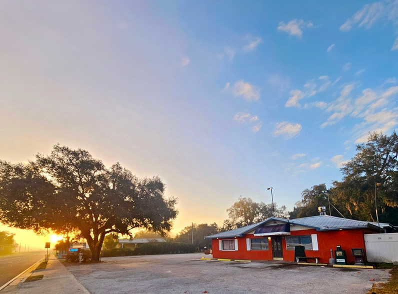 736 E Hathaway Ave, Bronson, FL for sale - Primary Photo - Image 1 of 9