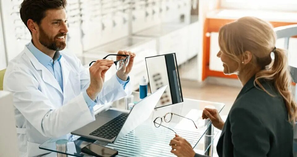 Retail in Lyon for lease Building Photo- Image 1 of 4