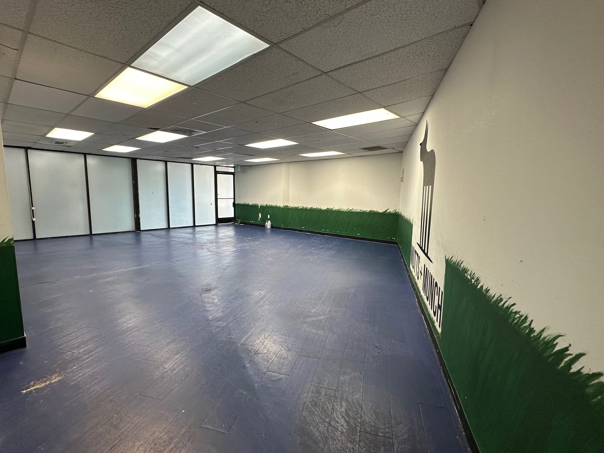 18607 Ventura Blvd, Tarzana, CA for lease Interior Photo- Image 1 of 2