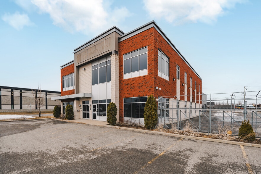5000 Rue Bernard-Lefebvre, Laval, QC for sale - Building Photo - Image 1 of 8