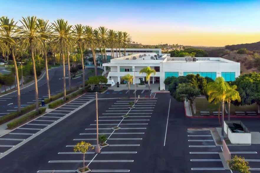 4000 Mystra Dr, Oceanside, CA for lease - Building Photo - Image 2 of 4