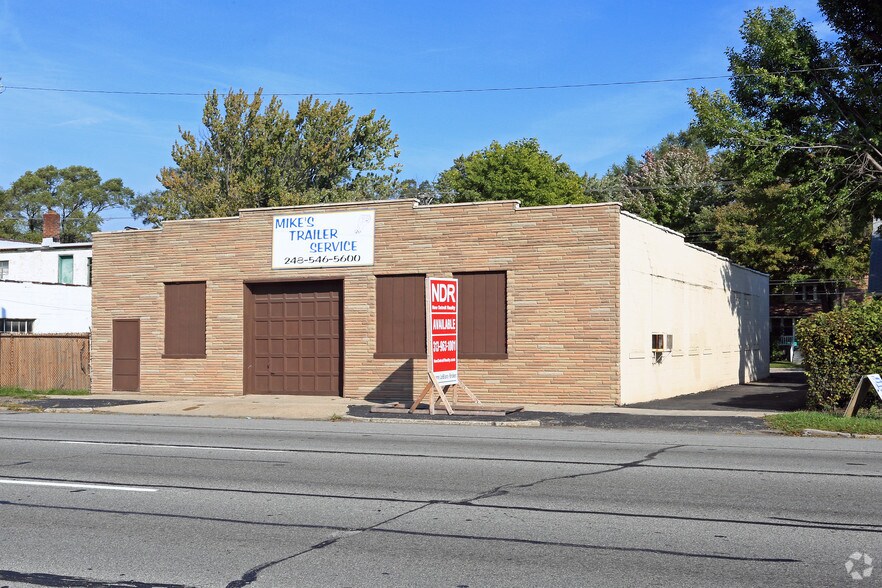 456 W 8 Mile Rd, Hazel Park, MI 48030