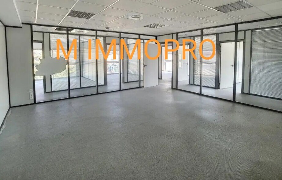 Office in Saint-Laurent-du-Var for lease - Interior Photo - Image 3 of 6