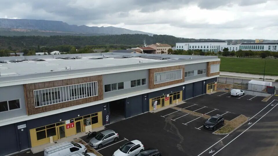 Flex in Rousset for sale - Building Photo - Image 2 of 6