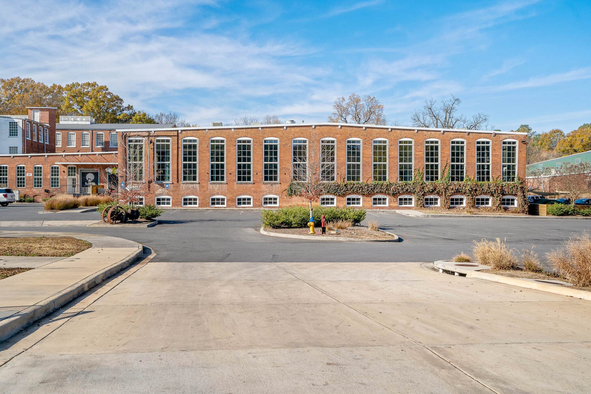 825 Chattanooga Ave, Dalton, GA for lease Building Photo- Image 1 of 44