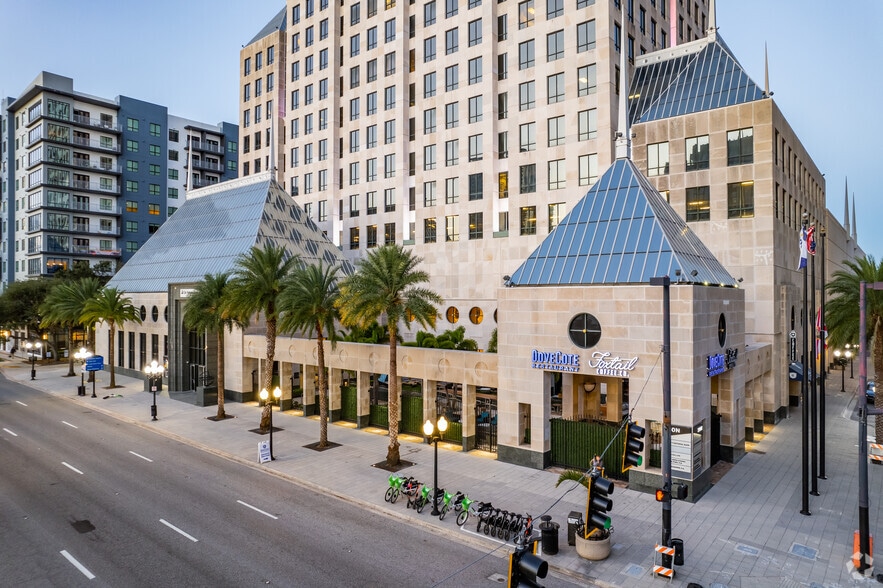 390 N Orange Ave, Orlando, FL for lease - Building Photo - Image 2 of 36