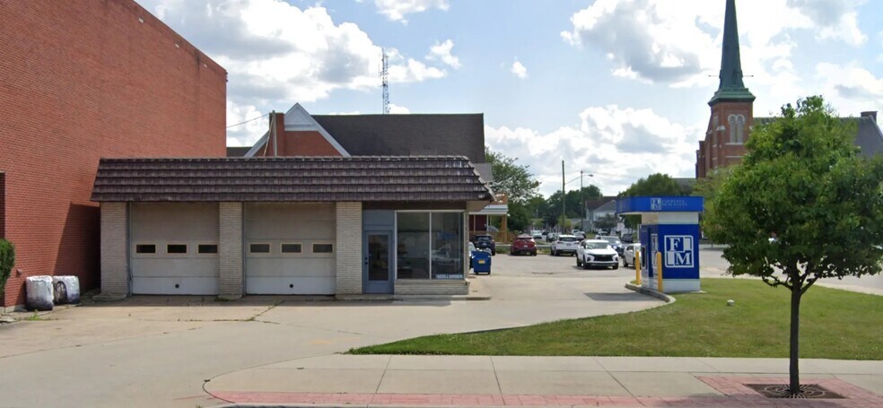 421 W 2nd St, Defiance, OH for sale - Primary Photo - Image 1 of 1