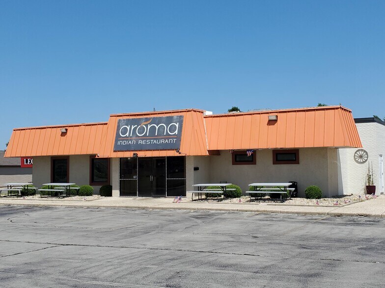 716 S Eldorado Rd, Bloomington, IL for sale - Building Photo - Image 1 of 1