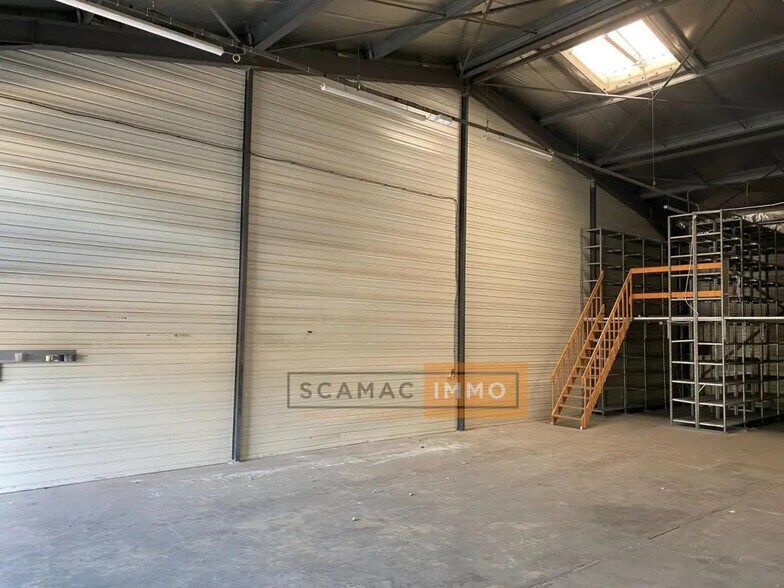 Industrial in La Seyne-sur-Mer for lease - Building Photo - Image 3 of 5