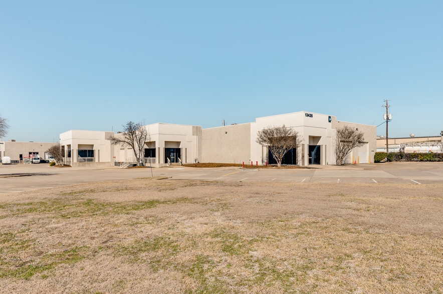 13435 Jupiter Rd, Dallas, TX for sale - Primary Photo - Image 1 of 1