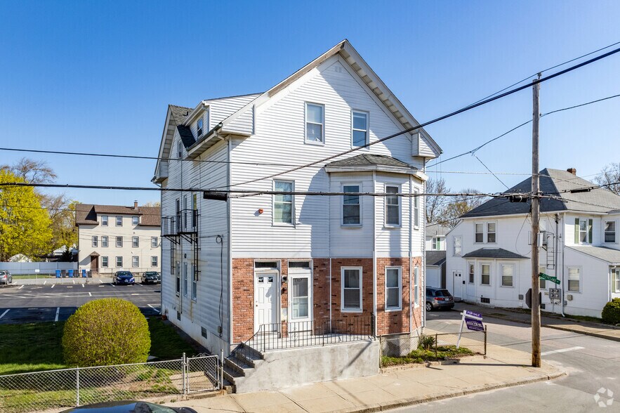 1307-1309 Cranston St, Cranston, RI for sale - Primary Photo - Image 1 of 1