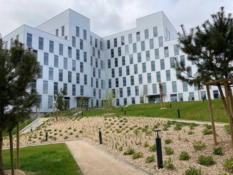 Boulevard Salvador Allende, Saint-Herblain for lease - Building Photo - Image 2 of 19