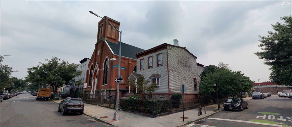 1064 Herkimer St, Brooklyn, NY for sale - Building Photo - Image 3 of 39