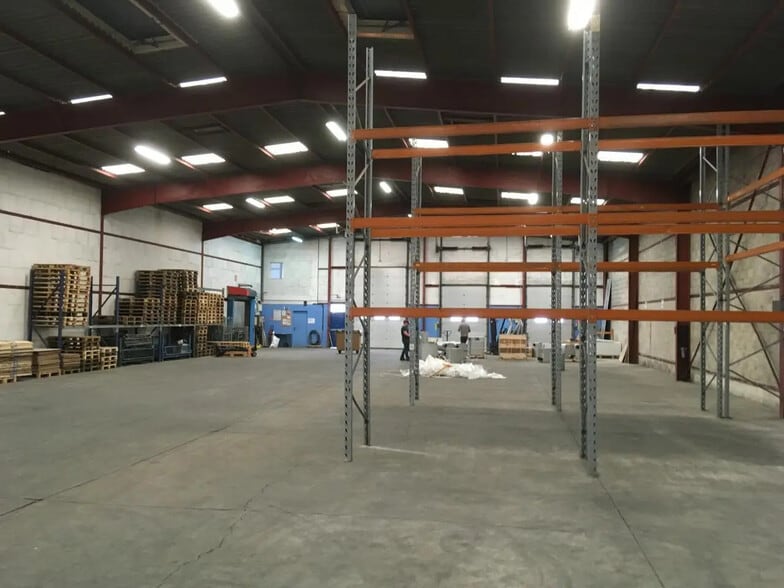 Flex in Lisses for lease - Building Photo - Image 1 of 8