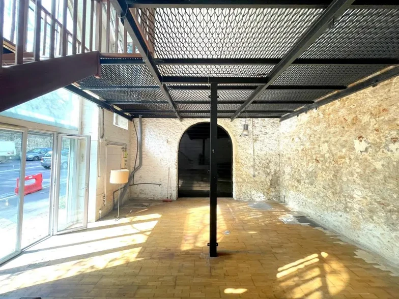 View Photo