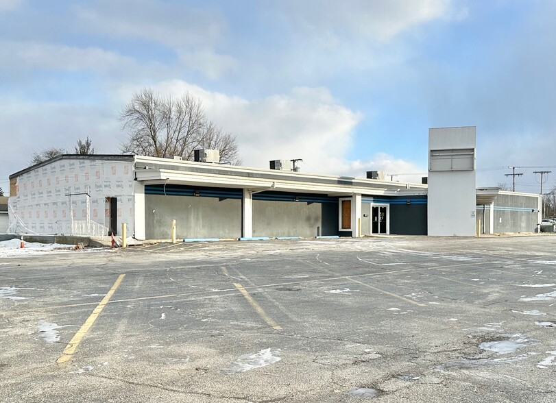 218 S East St, Crown Point, IN for sale - Building Photo - Image 2 of 10