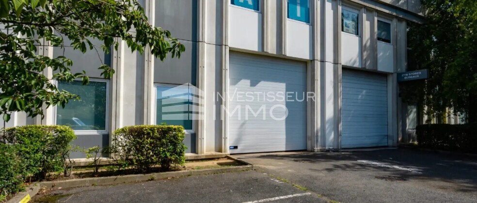 Flex in Gennevilliers for lease - Building Photo - Image 2 of 2