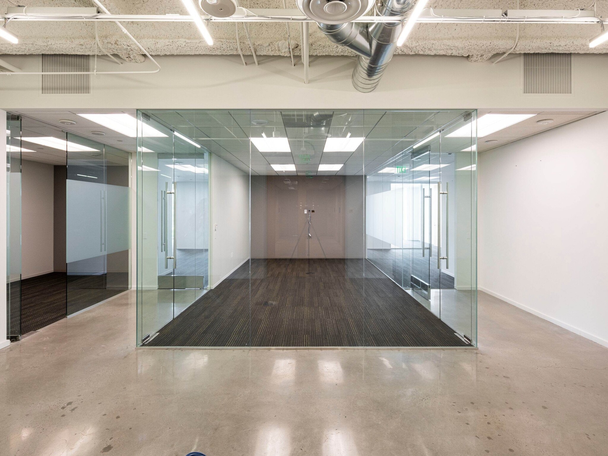 4685 MacArthur Ct, Newport Beach, CA for lease Interior Photo- Image 1 of 6
