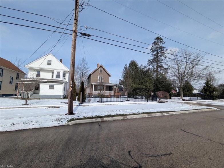 17 W Walnut St, Jefferson, OH for sale - Building Photo - Image 2 of 7