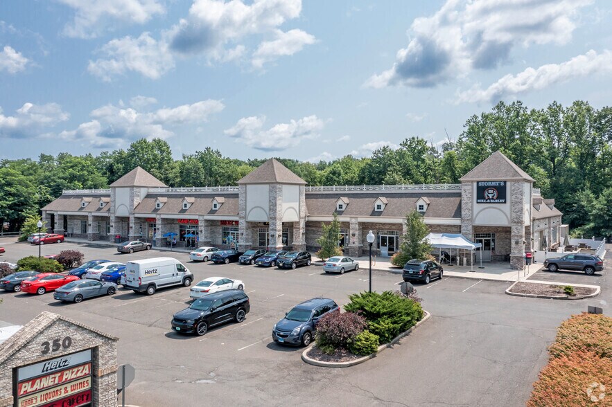 350 Bridgeport Ave, Shelton, CT for lease - Primary Photo - Image 1 of 4