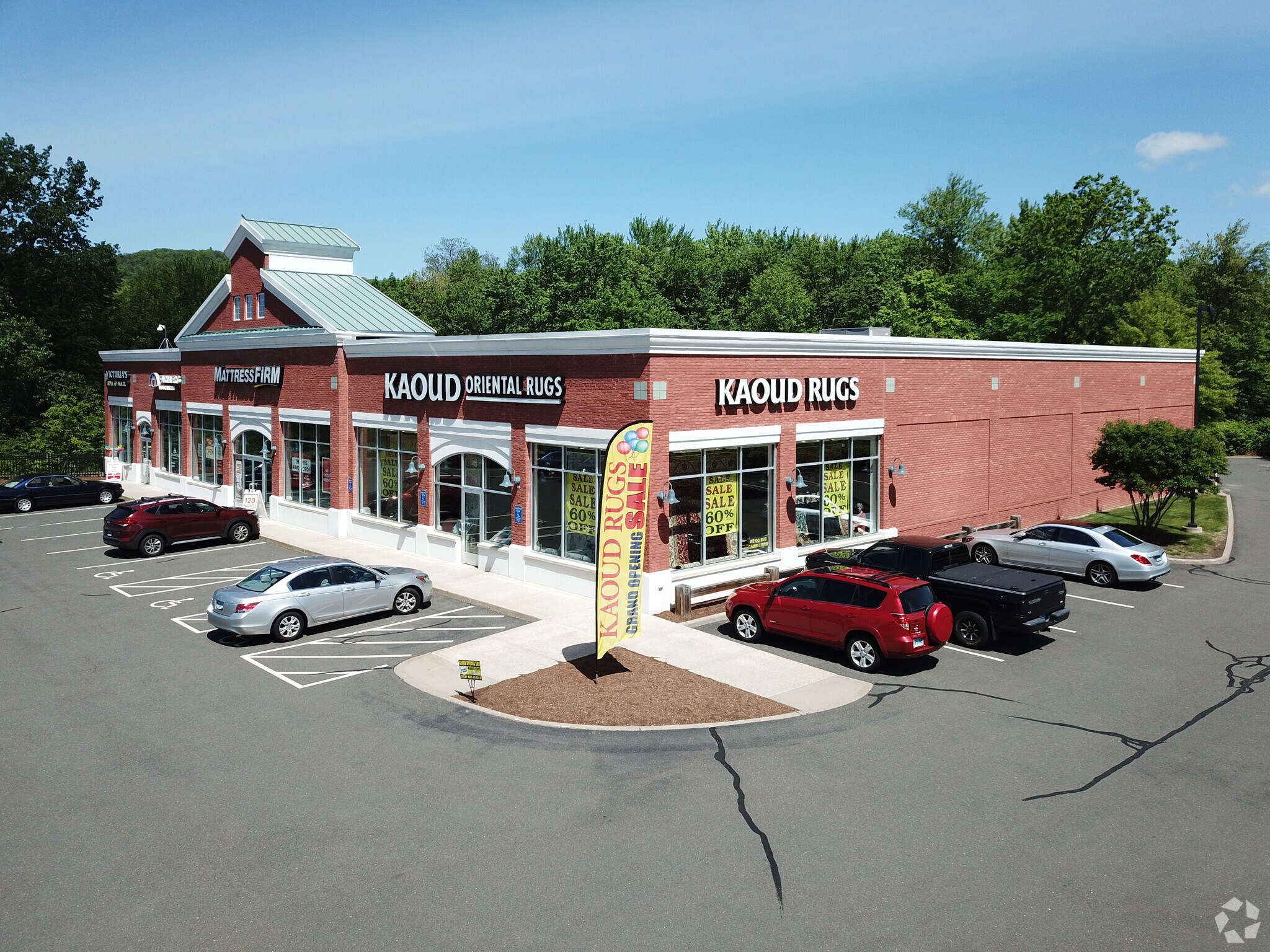 81 Albany Tpke, Canton, CT for sale Primary Photo- Image 1 of 1