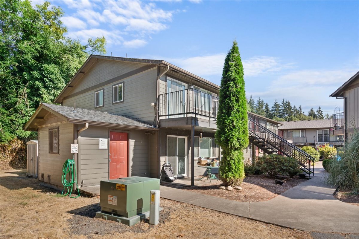 2424 Main St, Sweet Home, OR for sale Primary Photo- Image 1 of 1