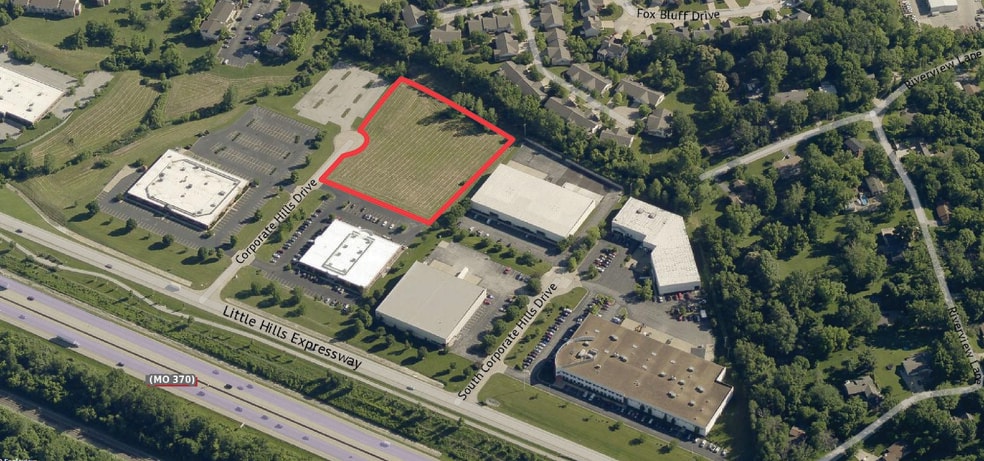 500-550 Corporate Hills Dr, Saint Charles, MO for sale - Building Photo - Image 3 of 10
