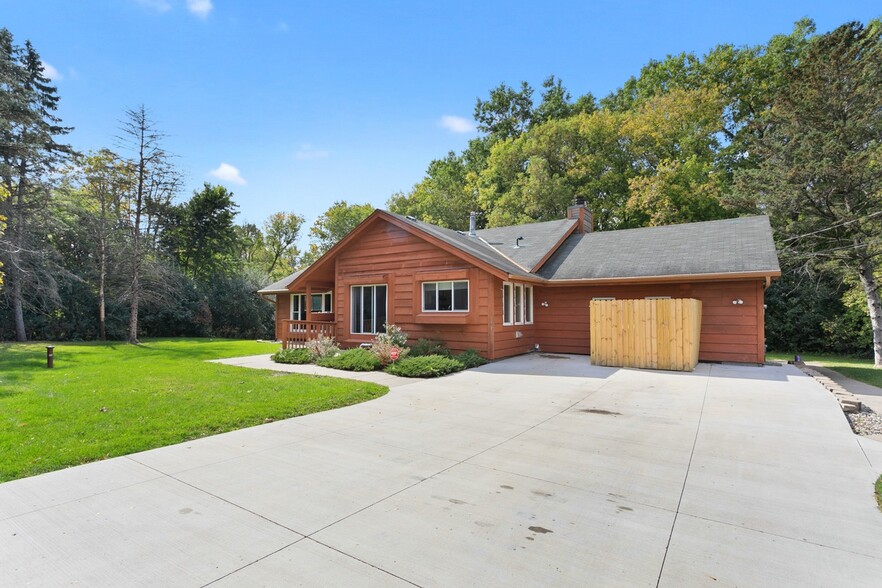 2535 Condon Ct, Mendota Heights, MN for sale - Primary Photo - Image 1 of 1