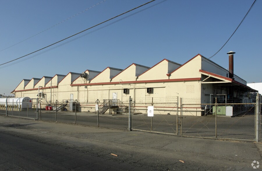2950 E California Ave, Fresno, CA for sale - Building Photo - Image 1 of 1