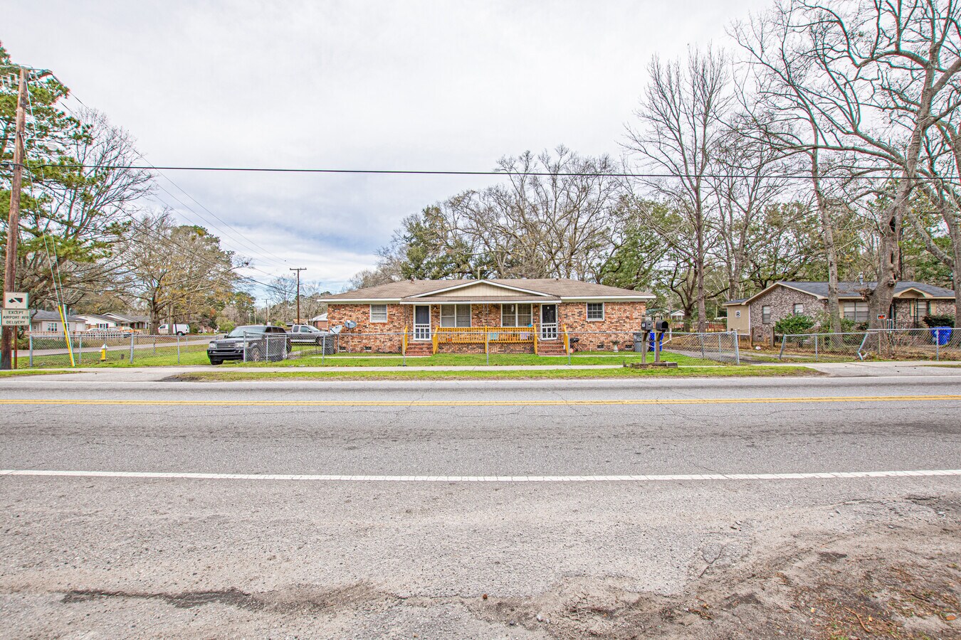 2597 Midland Park Rd, North Charleston, SC 29406