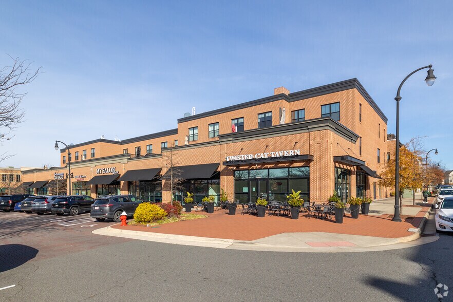 Retail in Leesburg, VA for sale - Primary Photo - Image 1 of 1