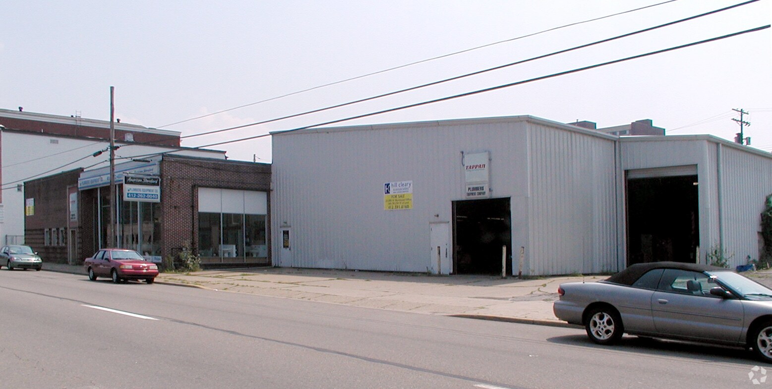 938 4th Ave, Coraopolis, PA 15108 Office/Retail for Lease