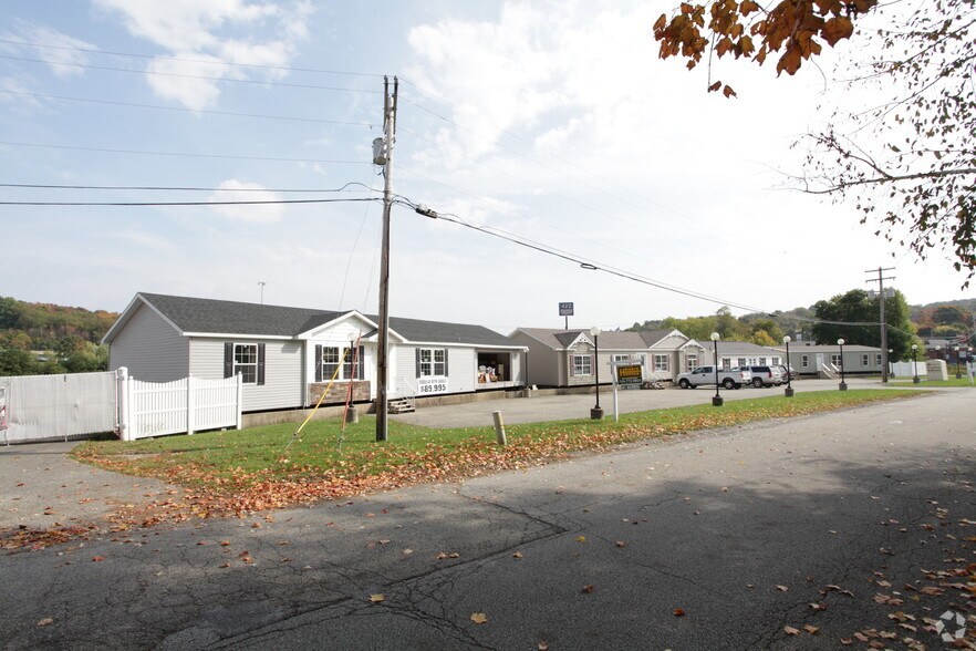Sheffield Dr, Delmont, PA 15626
