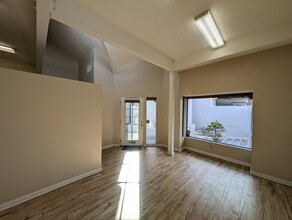 73260 El Paseo, Palm Desert, CA for lease Interior Photo- Image 2 of 6