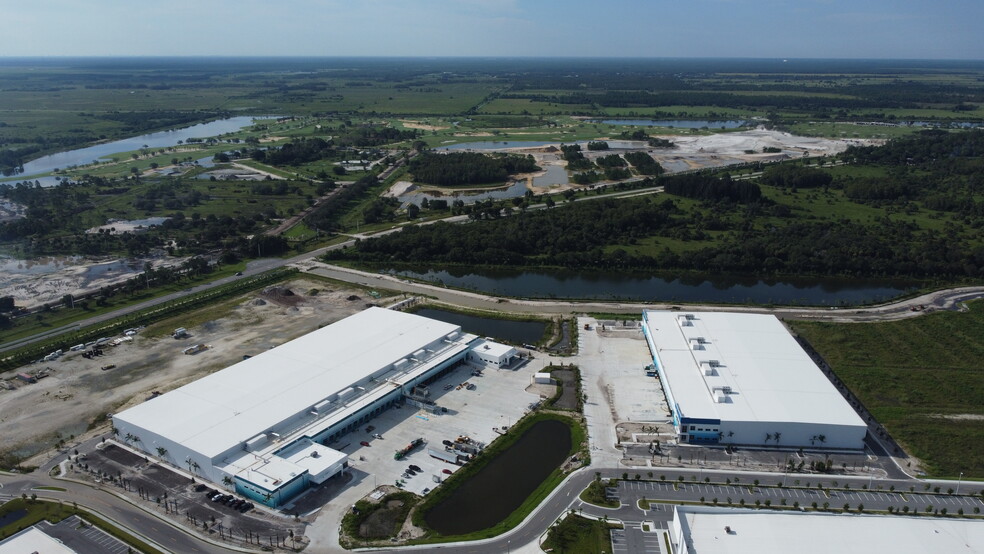 2500 SW Kanner Hwy, Stuart, FL for lease - Building Photo - Image 3 of 6