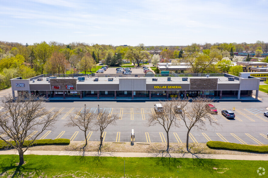 29109 Eight Mile Rd, Livonia, MI for lease - Building Photo - Image 2 of 4