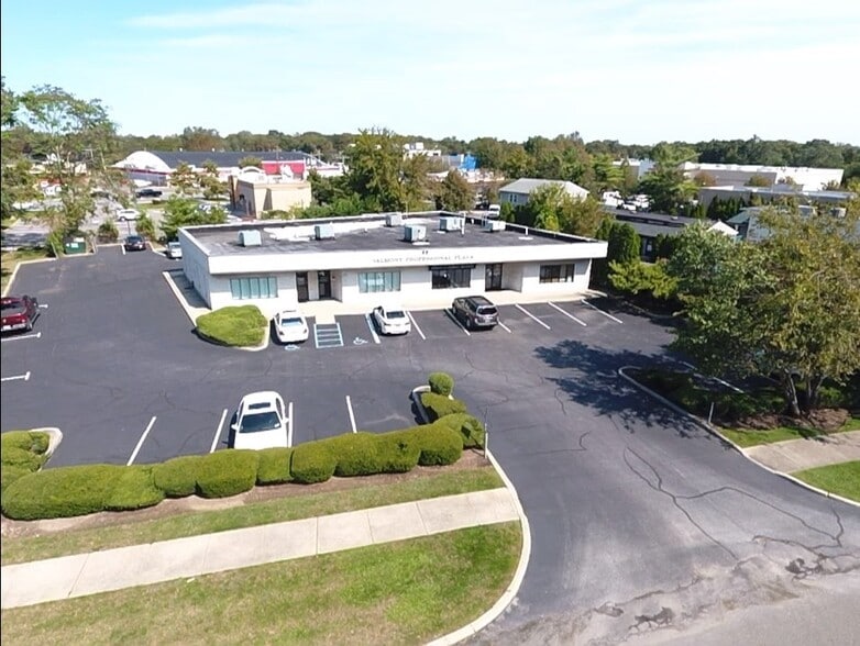 69 Veterans Memorial Hwy, Commack, NY for sale - Building Photo - Image 1 of 1